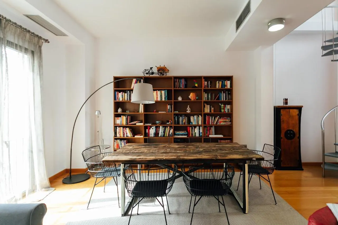 Apartamento Alohamundi San Martin Sevilla España
